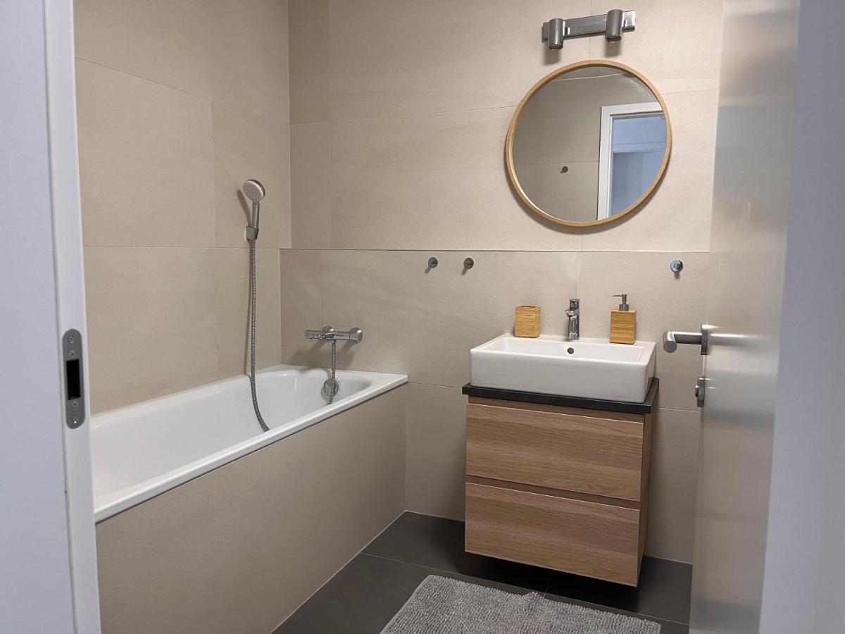 Skau Blue Residence In Sky Park 21 Floor 2 Tower Panoramic View Free Parking Bratislava Buitenkant foto
